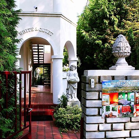 White & Quiet Apartment House Хевиз Экстерьер фото