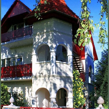 White & Quiet Apartment House Хевиз Экстерьер фото