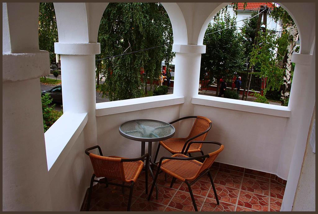 White & Quiet Apartment House Хевиз Экстерьер фото