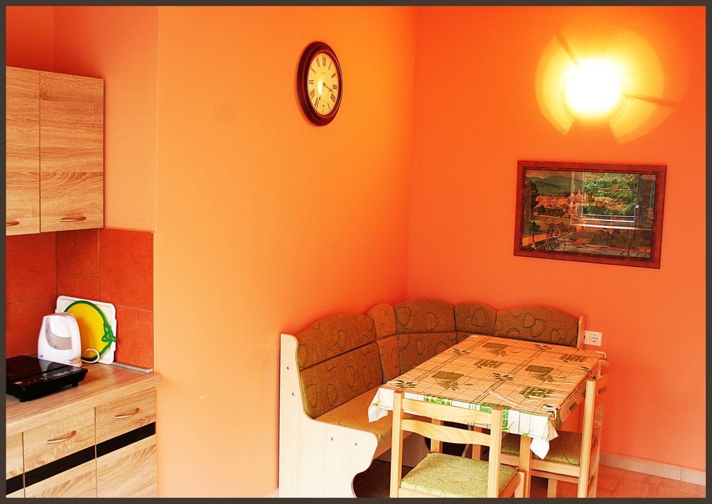 White & Quiet Apartment House Хевиз Экстерьер фото
