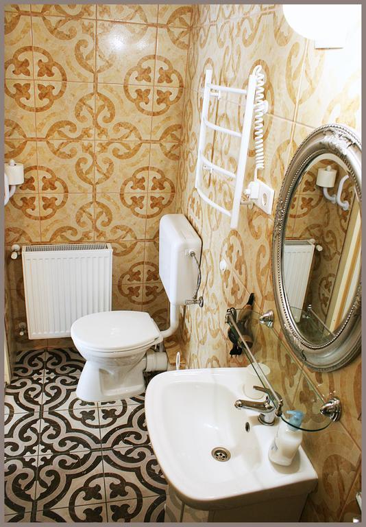 White & Quiet Apartment House Хевиз Экстерьер фото