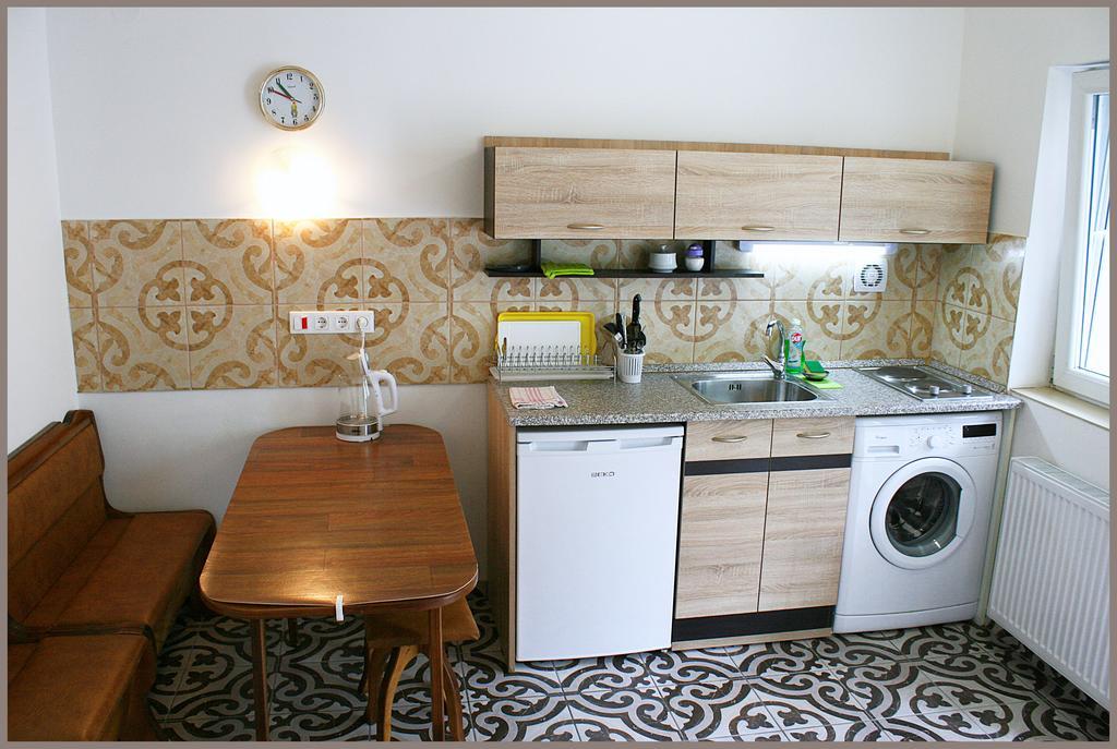 White & Quiet Apartment House Хевиз Экстерьер фото