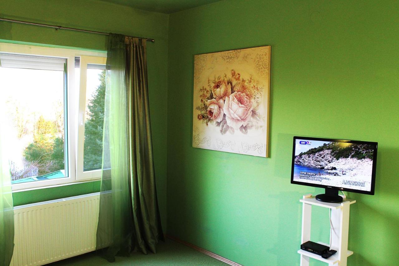 White & Quiet Apartment House Хевиз Экстерьер фото